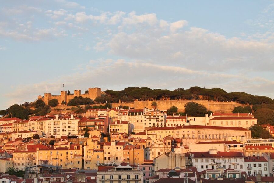 Lisbon: Full-Day Private Walking Sightseeing Tour - Alfama on foot: Moorish influence and everyday Lisbon
