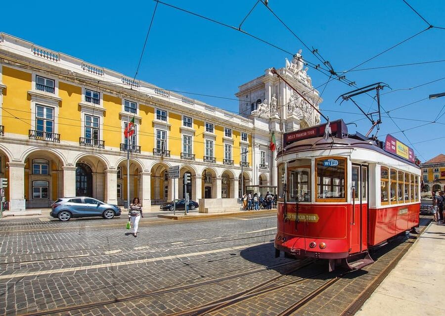 Lisbon: Guided Eco Tuk Tuk sightseeing tour - Key highlights worth your time