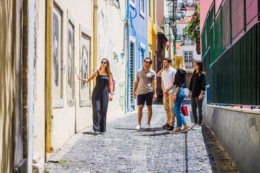 Lisbon: Guided Food and Wine Tasting Tour - Ginjinha Sem Rival: wine tasting and a chance to compare styles