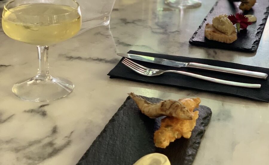 Lisbon: Guided Food and Wine Tasting Tour - A Tasquinha Canto do Fado: pesticos and VIP Fado House access