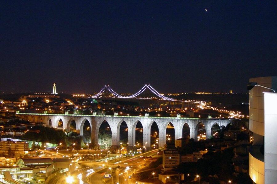 Lisbon: Half-Day Night Group Tour w/ Fado Dinner Show - Belém at Night: Pastel de Belem and the Big Monuments Stop