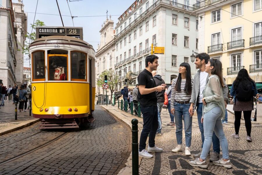 Lisbon: Helicopter Ride, Boat Trip, & Old Town Walking Tour - Guides can make or break the day, and the feedback says a lot