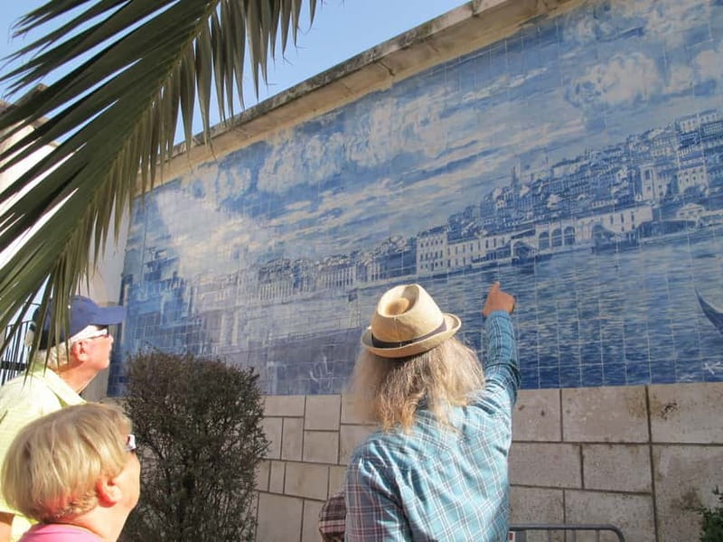 Lisbon: Highlights and Hidden Gems Tour - Where you’ll meet, and how the start sets the tone