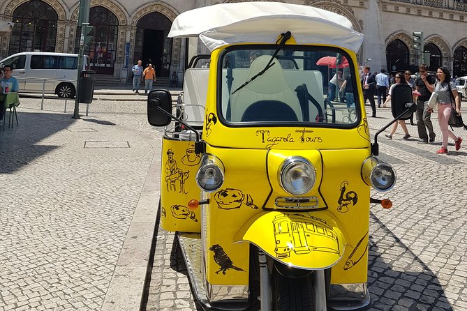 Lisbon Highlights by Tuk Tuk - Stop 2, Alfama for 30 Minutes: Old Neighborhood Energy Without the Stress