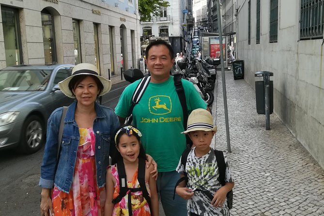 Lisbon Highlights PRIVATE Half Day Tour with a local Guide - Pastéis de Belém: your guided cue to taste the real thing