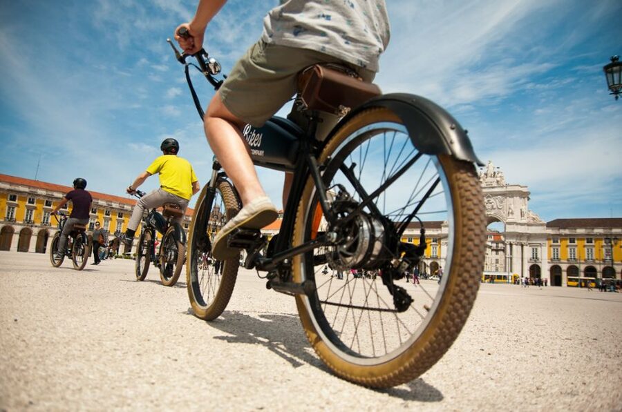 Lisbon: Hills, Alfama, and Mouraria Tour by Electric Bike - Guides, Safety, and Pacing That Work for Real People