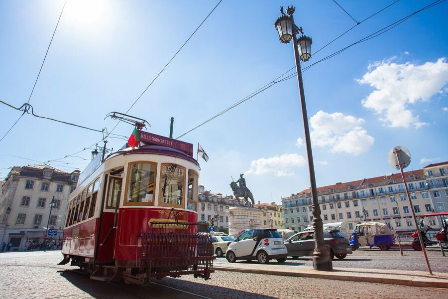 Lisbon: Hills Red Tram Tour by Tram 28 Route 24-Hour Ticket - Shopping and nightlife districts: how to use the tour as your day planner