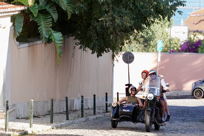 Lisbon Historic - Private Vintage Sidecar Tour - Carmo Church ruins: when archaeology is part of the view