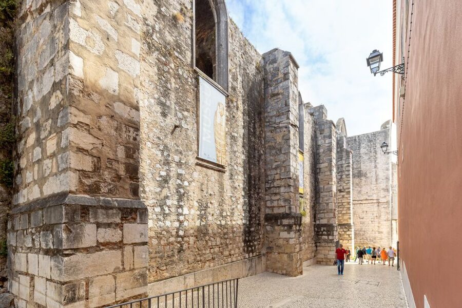 Lisbon: History, Stories and Lifestyle Walking Tour - Carmo Convent and Church: Gothic Architecture and a 1974 Turning Point
