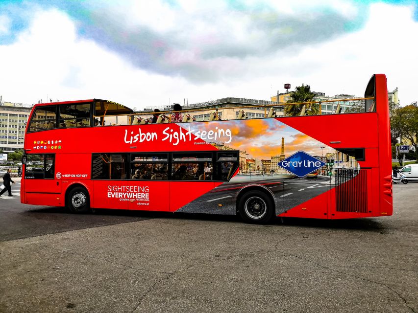 Lisbon: Hop-On Hop-Off Bus Tour - Orient Line to Parque das Nações, Oceanarium area, and shopping time