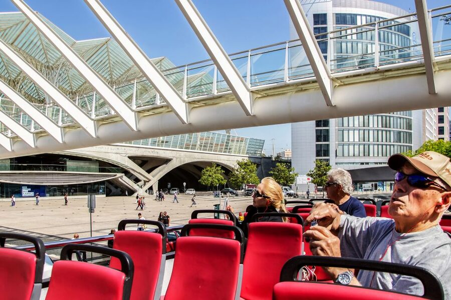 Lisbon: Hop-On Hop-Off Bus Tour - Cascais Line for Costa do Sol, sandy time, and seaside history