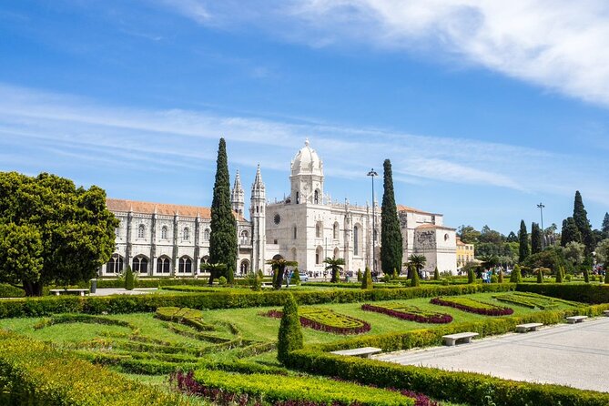 Lisbon Hop-On Hop-Off Bus Tour and River Cruise - Discount Booklet and Carris Extras You Should Actually Use