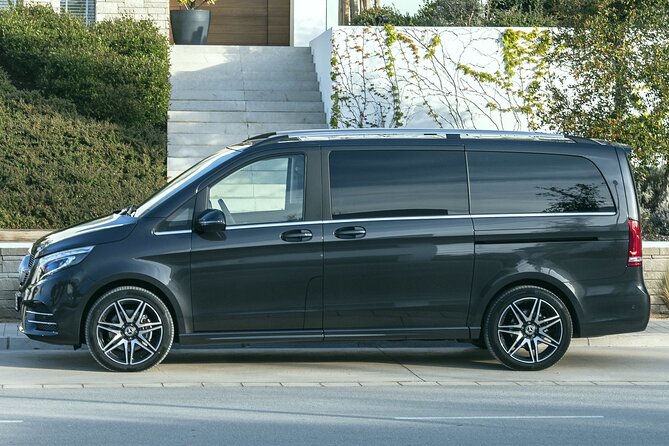 Lisbon Hotel to Airport Premium transfer - Timing Rules: Waiting Time and Why Being Ready Matters