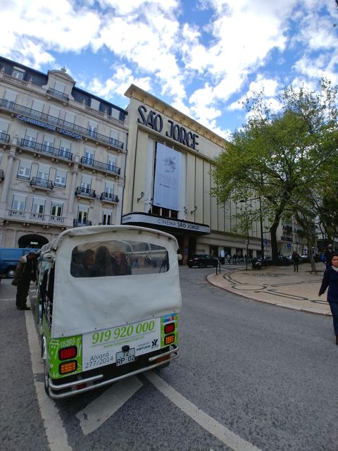 Lisbon Iconic Highlights in 2H00 : Private Tuk-Tuk Tour - National Pantheon of Santa Engracia and the Fado Thread