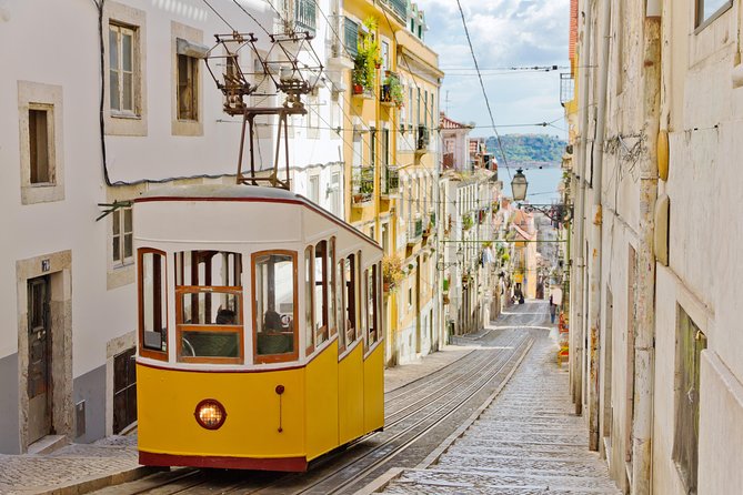 Lisbon in One Day Historic Small-Group Tour - Jerónimos Monastery and the Church tombs: the Portuguese names you should know
