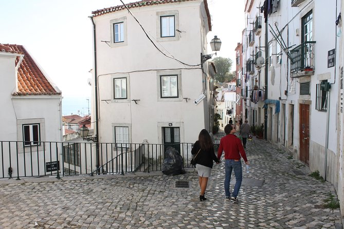 Lisbon in the eye of a Portuguese writer - What to wear, and what the walking really asks of you