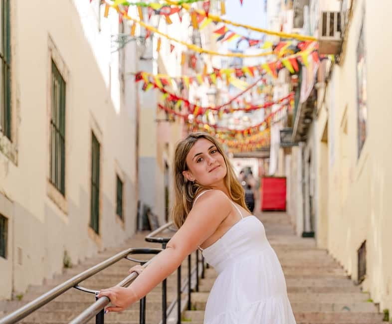 Lisbon: Instagram Hotspots Photoshoot - Bica Funicular: Yellow Trams and the Classic Lisbon Feeling