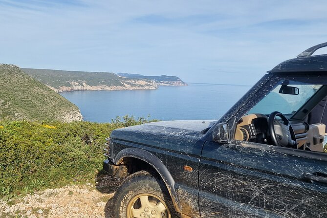 Lisbon: Jeep and Boat Adventure to Arrábida + Hotel Pick-Up - Wine tastings in the Arrábida orbit: one-hour included stops