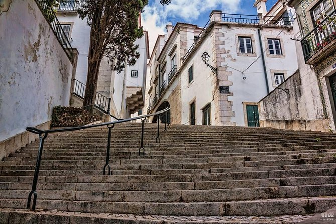 Lisbon Jewish Heritage Private Tour - Alfama Judiaria streets: walking the story instead of just viewing it