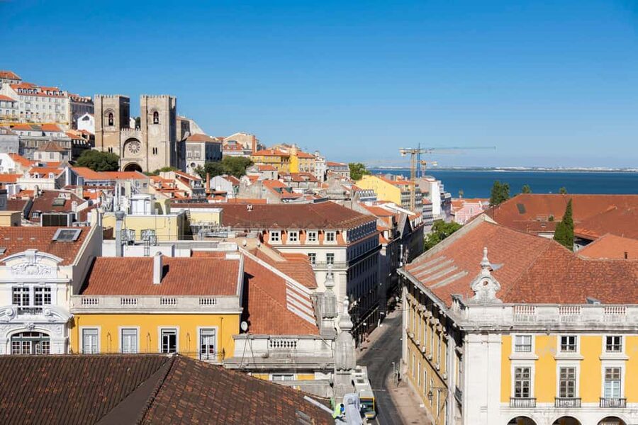 Lisbon: Jewish History Private Tour - Rossio Square and the 1506 memorial, where persecution becomes specific