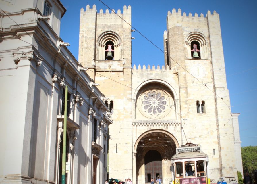 Lisbon: Lisbon Cathedral Entry Ticket - Language and information limits, and how to handle them