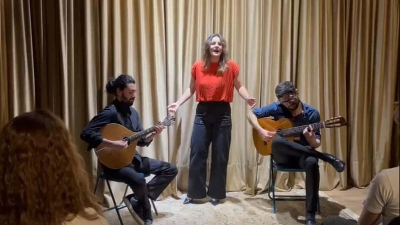 Lisbon: Live Fado Show in Historic Alfama with Port Wine - Port wine as a thoughtful welcome, not a gimmick