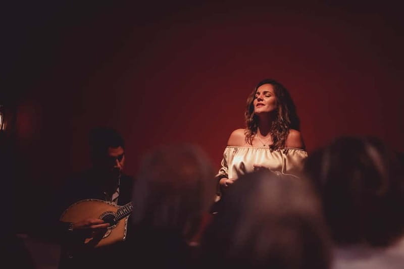 Lisbon: Live Fado Show with Port Wine at Lisboa em Fado - Finding Lisboa em Fado in Baixa Chiado, then getting your best seat