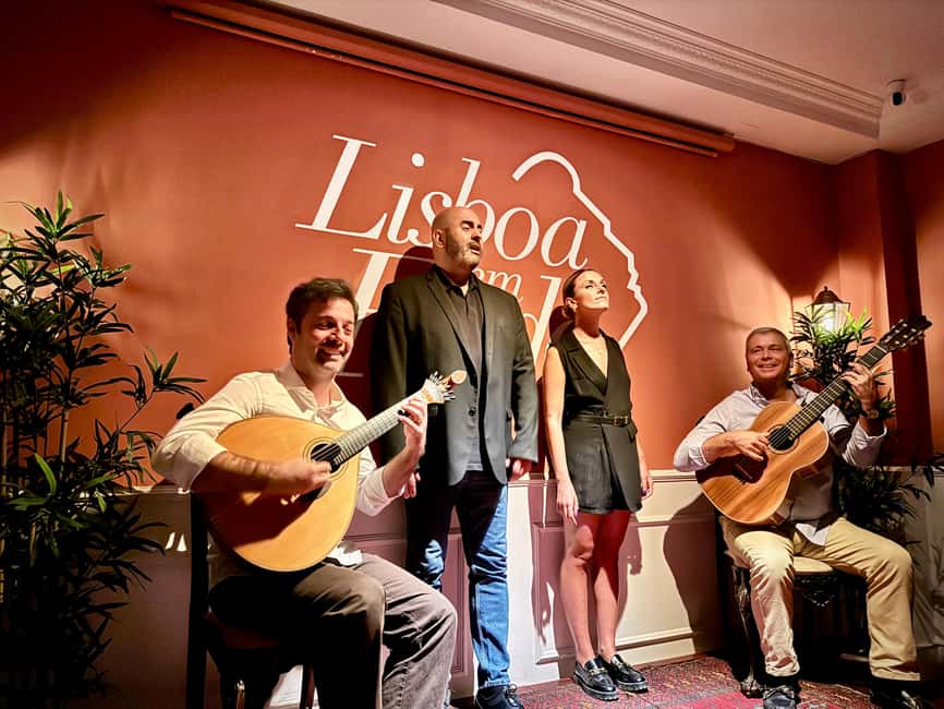 Lisbon: Live Fado Show with Port Wine at Lisboa em Fado - Practical comfort tips: chairs, rules, and photo etiquette