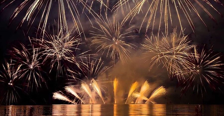 Lisbon: New Year’s Eve Fireworks Tagus River Sailing Cruise - A smart way to watch Lisbon ring in the new year