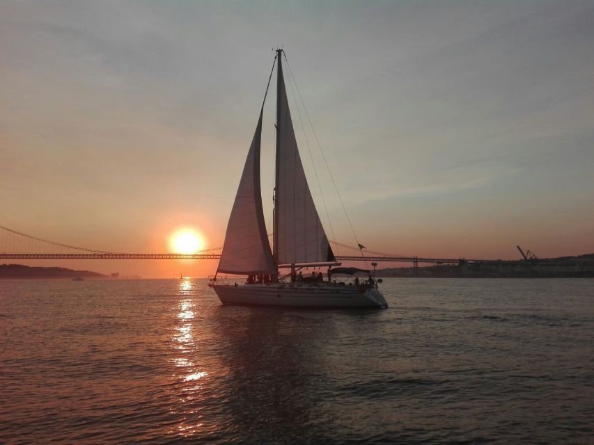 Lisbon: New Year's Eve Tagus River Cruise with Open Bar - The open bar plan, and how to pace it