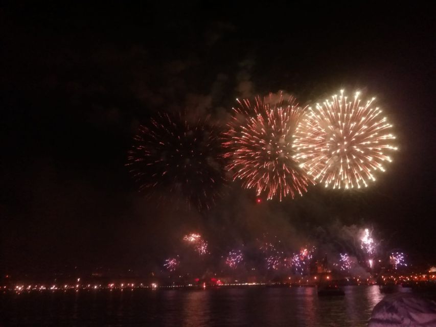 Lisbon: New Year's Eve Tagus River Cruise with Open Bar - Who this NYE Tagus cruise fits best