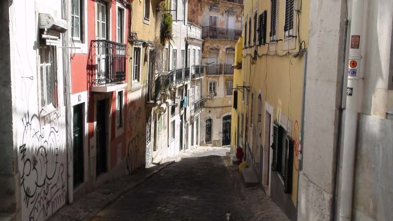Lisbon: Off the beaten path Downtown Walk with a Local - Key Points You Should Know Before You Go