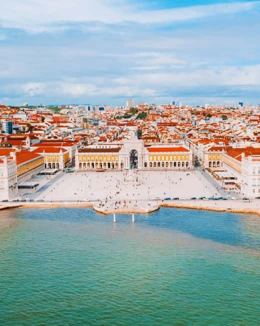 Lisbon: Old Town Tuktuk Tour - Why a 90-minute tuk-tuk loop makes sense