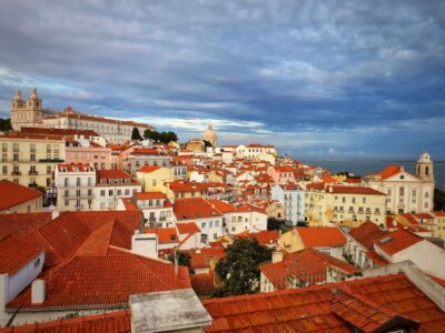 Old Town TukTuk Tour and Scenic Viewpoints in Alfama