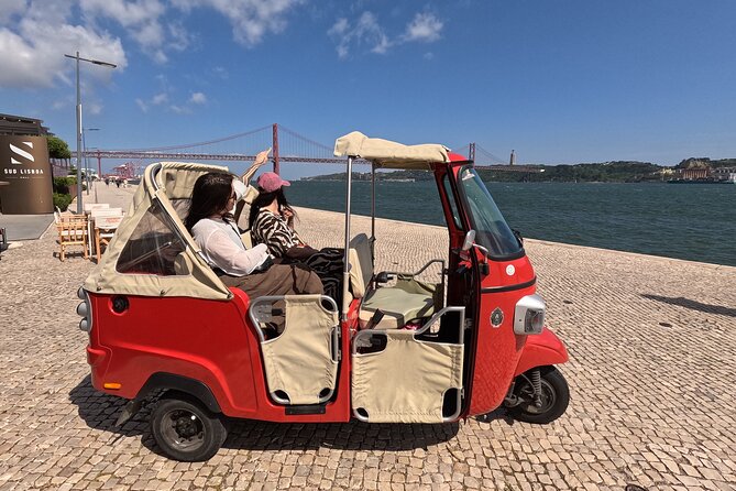 Lisbon on TukTuk - Miradouro das Portas do Sol: a classic Afama look, no ticket stress