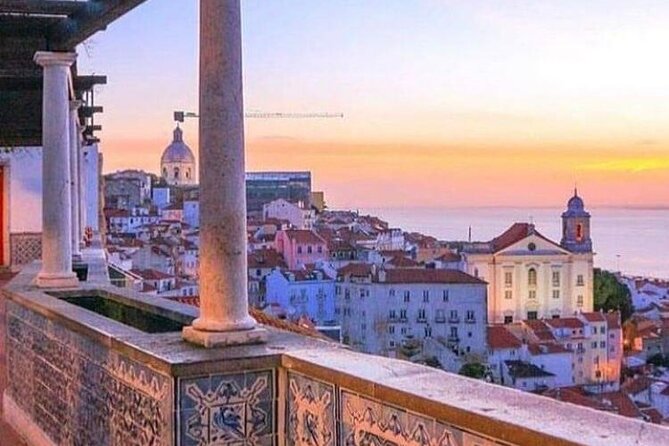 Lisbon on TukTuk - Panteão Nacional, Santa Engrácia: brief view, big skyline presence