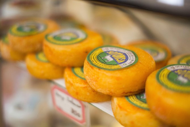 Lisbon Original Morning Food Tour by Food Lover Tour - Market time: seeing the real supply chain