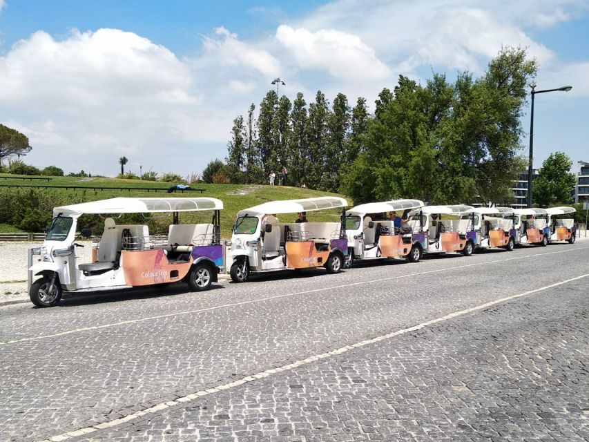 Lisbon: Panoramic Historical Sightseeing Tour by Tuk Tuk - São Vicente, Feira da Ladra, and the National Pantheon: stories outside the walls