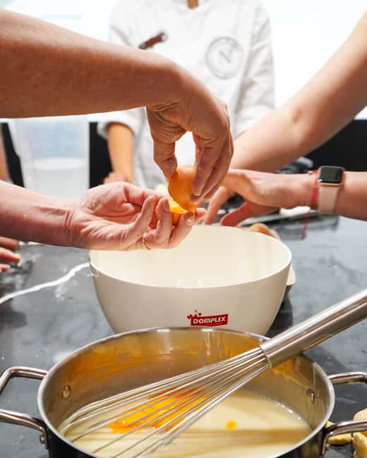 Lisbon: Pastel de Nata Masterclass at a Real Bakery - Tasting the Warm Tarts With Your Choice of Drink