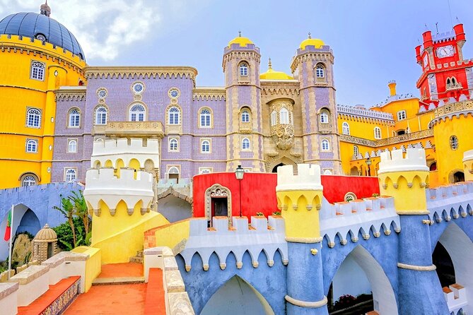 Lisbon: Pena Palace, Sintra CaboRoca Cascais Day Tour Small Group - Sintra Centro Historico: free time for lunch and wandering