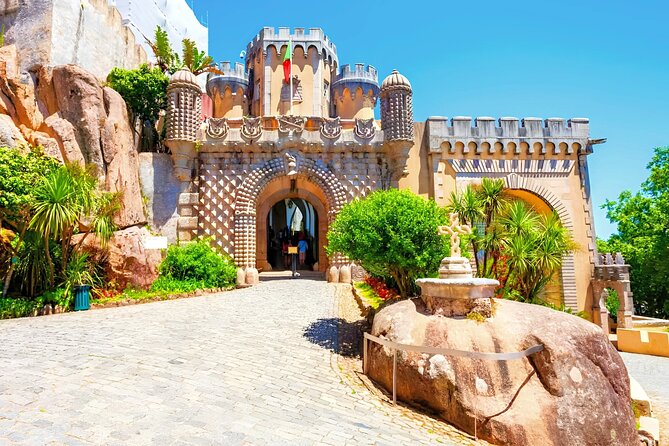 Lisbon: Pena Palace, Sintra CaboRoca Cascais Day Tour Small Group - Cabo da Roca cliffs: ocean on the edge of Europe