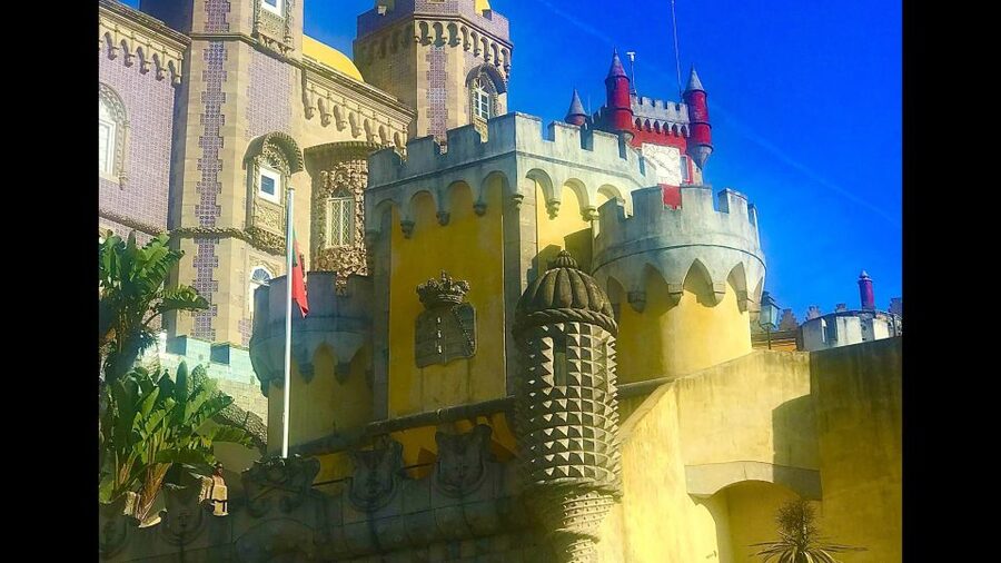 Lisbon: Pena Palace, Sintra, Cascais, and Cabo Roca Day Trip - Pena Palace and Park: A Guided Interior That Makes the Colors Make Sense