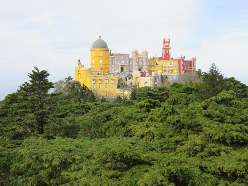 Lisbon: Pena, Regaleira & Atlantic Coast Tour with a Local - Cabo da Roca and the Edge of Europe cliff stop