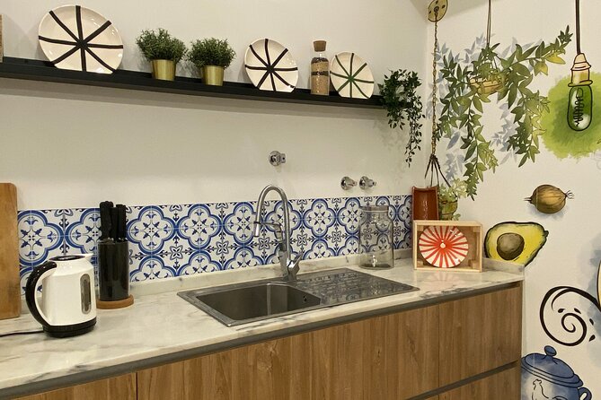 Lisbon Portuguese Cooking Class with 3-Course Dinner - Meeting Point, Timing, and How To Show Up Ready