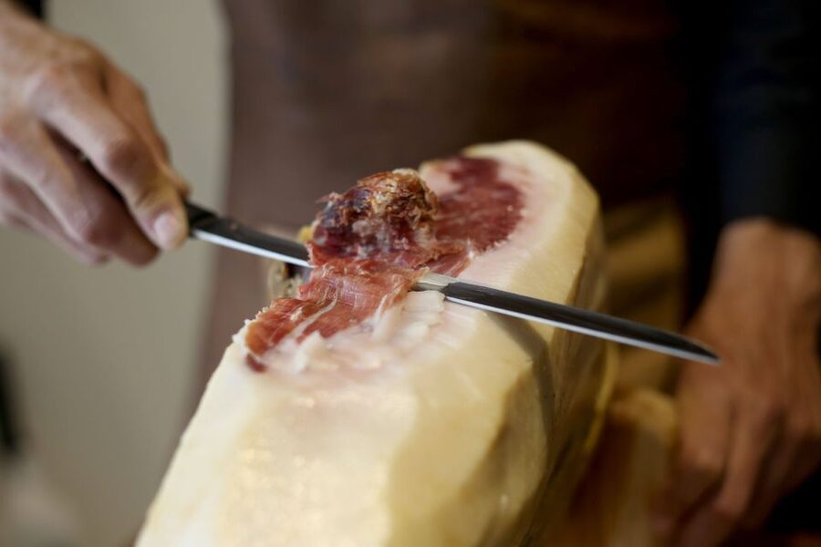 Lisbon: Premium Port Wine Tasting & Tapas - Why this Port tasting in Lisbon feels like the real thing