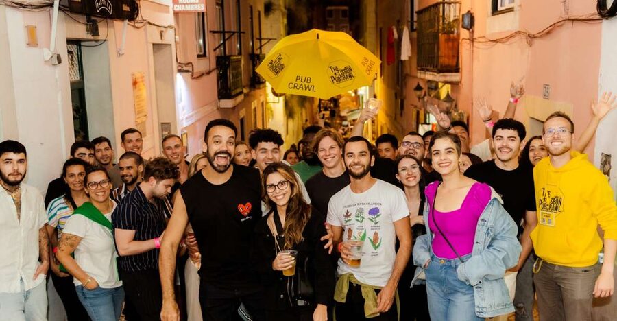 Lisbon Premium Pubcrawl: 1h Open Bar, Shots, VIP Club Entry - Nightlife Starter Kit: 1h Open Bar and VIP Club Access