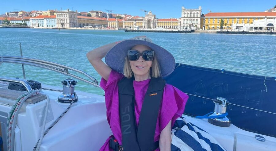 Lisbon: Private Boutique Boat Tour – Sail in Style - Meeting at HYPAFAMILY and setting yourself up for comfort