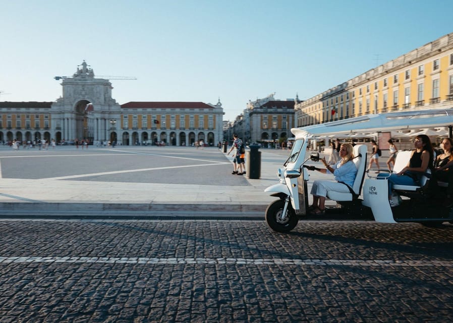 Lisbon: Private Christmas Lights Tour by Eco Tuk Tuk - Why an electric tuk tuk is the best way to see Lisbon lit up