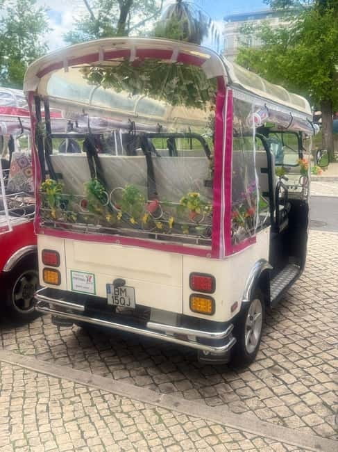 Lisbon: Private City Tour by Eco-friendly Tuk Tuk - Santa Luzia and Portas do Sol: viewpoint time that feels like a payoff