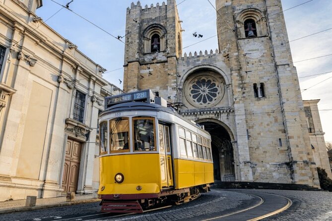 Lisbon Private Driver and Customizable Tour - The car, Wi-Fi, and “comfort reality” on rainy days